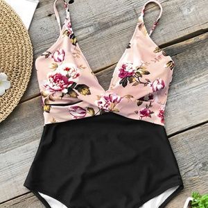 Cupshe - PINK BLOSSOM FLORAL ONE-PIECE SWIMSUIT